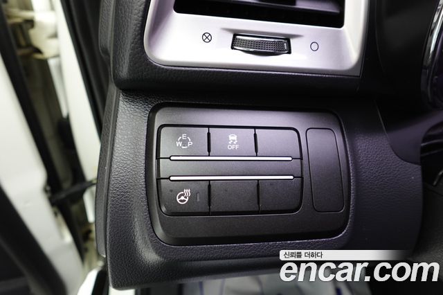 KG Mobility (SsangYong) Tivoli LX 2WD DLX 2015 — фото 21