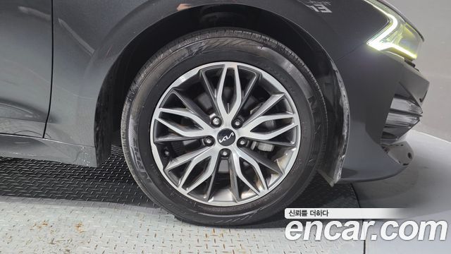 Kia K5 (III) 2.0 Prestige 2023 — фото 21