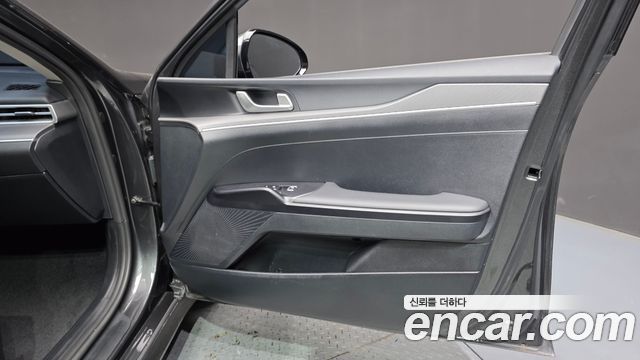 Kia K5 (III) 2.0 Prestige 2023 — фото 24