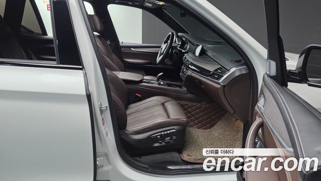 BMW X5 (F15) xDrive M50d 2015 — фото 11