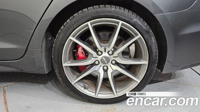 Genesis G70 2.0T Sport Package 2019 — фото 21
