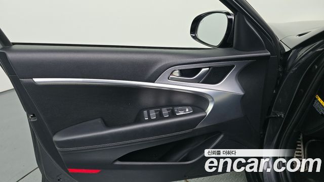 Genesis G70 2.0T Sport Package 2019 — фото 24
