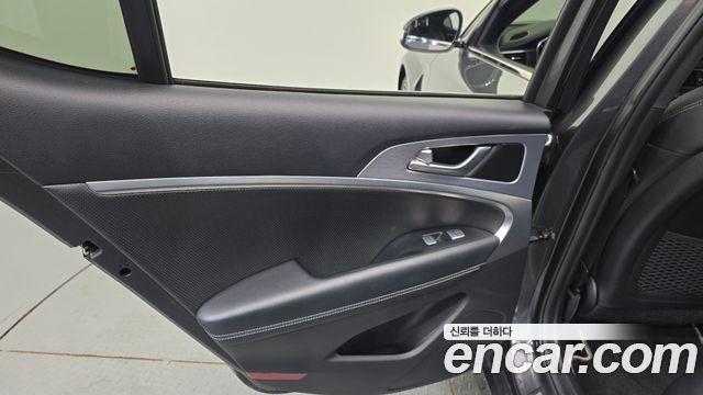 Genesis G70 2.0T Sport Package 2019 — фото 25