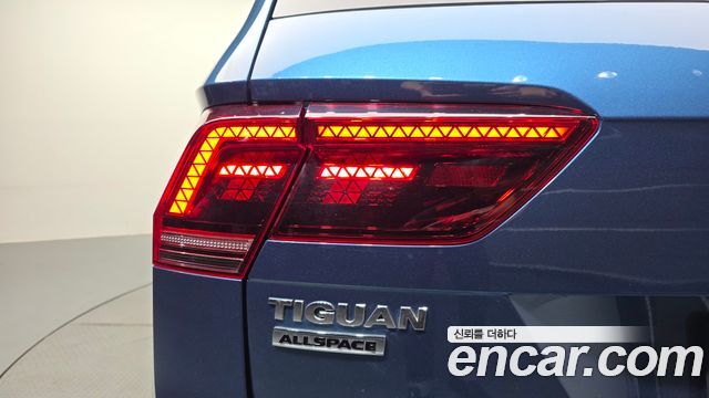 Volkswagen Tiguan Allspace 2.0 TDI Prestige 2020 — фото 29