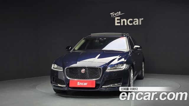 Jaguar XF (X260) 20d Portfolio AWD 2017 — фото 3