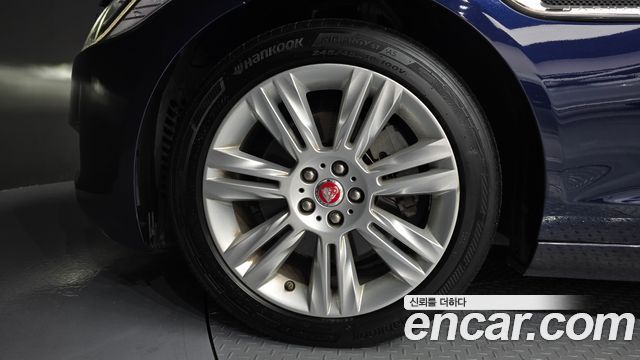 Jaguar XF (X260) 20d Portfolio AWD 2017 — фото 5