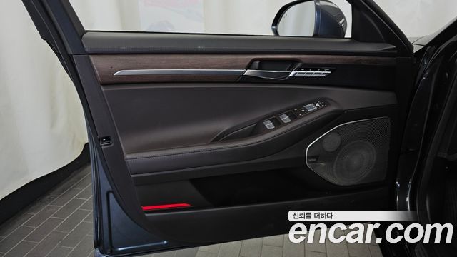 Genesis G90 3.8 AWD Prestige 2019 — фото 24