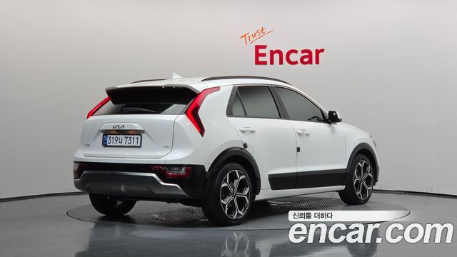 Kia Niro Signature 2022 — фото 2