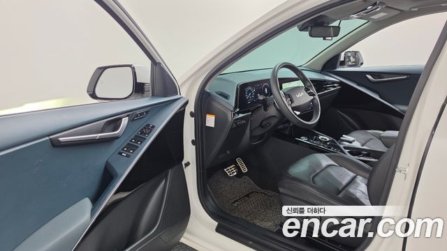 Kia Niro Signature 2022 — фото 10
