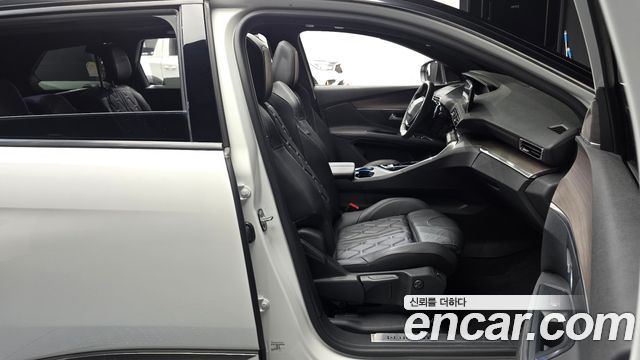 Peugeot 5008 (II) 1.2 Pure Tech GT 2024 — фото 32