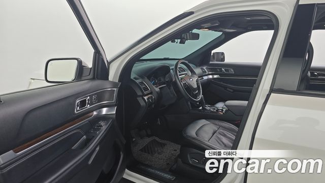 Ford Explorer 2.3 Limited 4WD 5th 2018 — фото 10