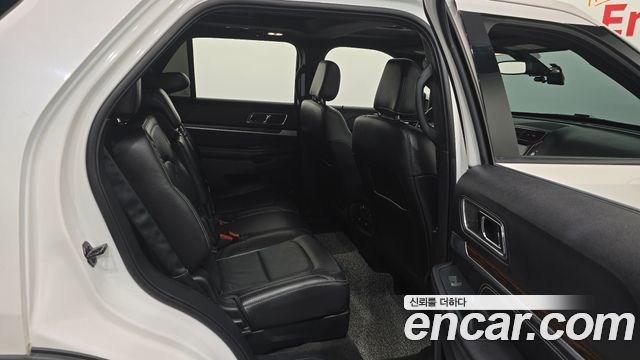 Ford Explorer 2.3 Limited 4WD 5th 2018 — фото 11