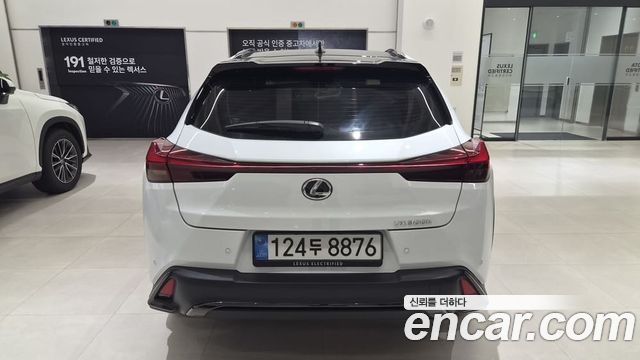 Lexus UX300h 2.0 F-Sport 2WD 2026 — фото 4