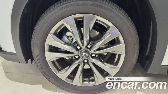 Lexus UX300h 2.0 F-Sport 2WD 2026 — фото 5