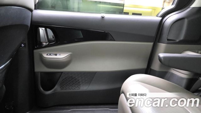 Kia Carnival (IV) HEV 7seater Signature 2024 — фото 25