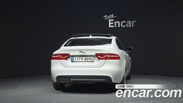 Jaguar XE 20d Prestige 2016 — фото 4