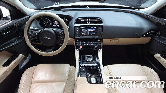 Jaguar XE 20d Prestige 2016 — фото 7