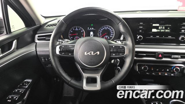 Kia K5 (III) 2.0 Trendy 2023 — фото 18