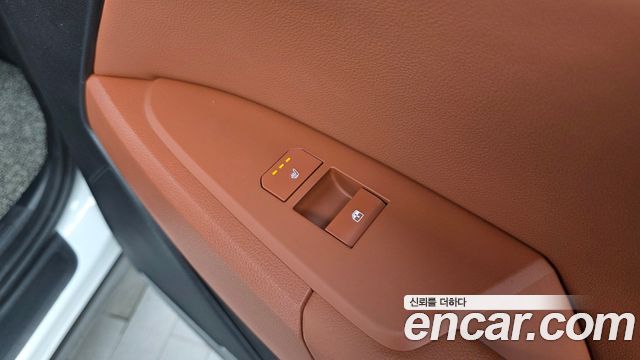 Kia Sportage (V) Gasoline 1.6 Turbo 2WD Signature 2025 — фото 18