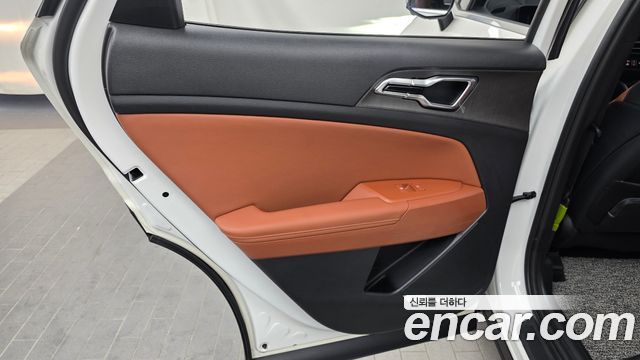 Kia Sportage (V) Gasoline 1.6 Turbo 2WD Signature 2025 — фото 25