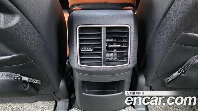 Kia Sportage (V) Gasoline 1.6 Turbo 2WD Signature 2025 — фото 32