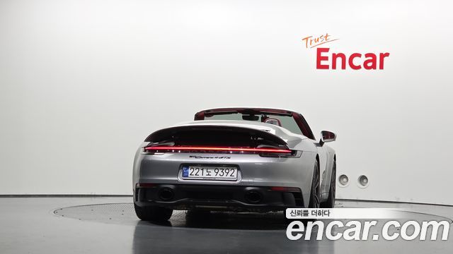 Porsche 911 (992) Carrera 4 GTS Cabriolet 2024 — фото 4