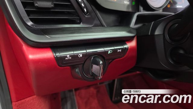 Porsche 911 (992) Carrera 4 GTS Cabriolet 2024 — фото 18