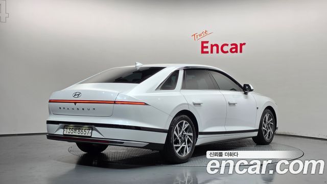 Hyundai Grandeur (GN7) 3.5 LPG 2WD (Taxi) Deluxe 2023 — фото 2