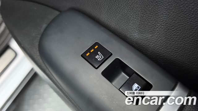 Hyundai Grandeur (GN7) 3.5 LPG 2WD (Taxi) Deluxe 2023 — фото 38