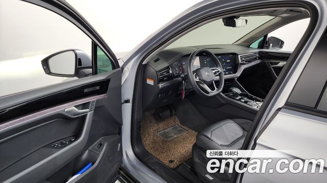 Volkswagen Touareg (III) 3.0 TDI Premium 2021 — фото 10