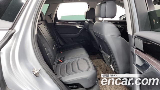 Volkswagen Touareg (III) 3.0 TDI Premium 2021 — фото 11