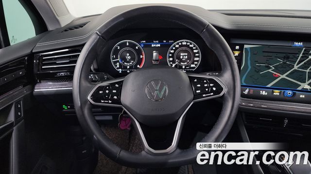 Volkswagen Touareg (III) 3.0 TDI Premium 2021 — фото 12