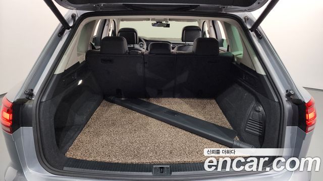 Volkswagen Touareg (III) 3.0 TDI Premium 2021 — фото 19