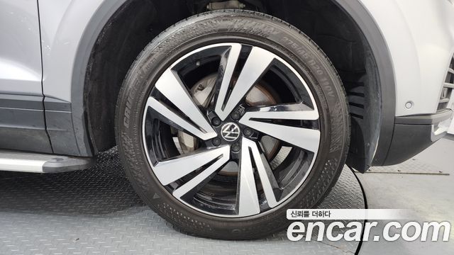 Volkswagen Touareg (III) 3.0 TDI Premium 2021 — фото 21