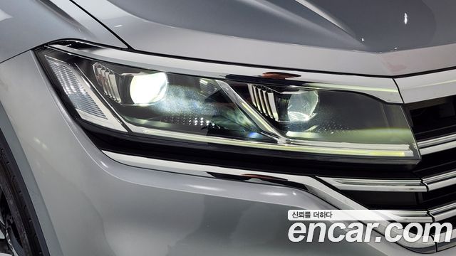 Volkswagen Touareg (III) 3.0 TDI Premium 2021 — фото 22