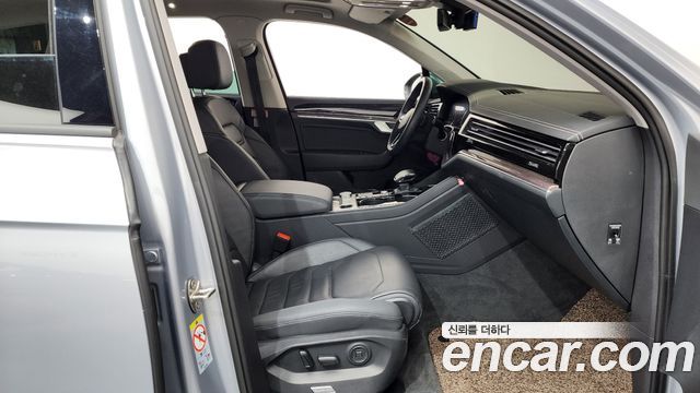 Volkswagen Touareg (III) 3.0 TDI Premium 2021 — фото 26