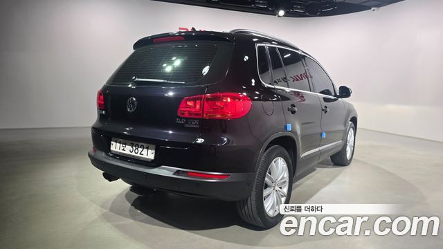 Volkswagen Tiguan 2.0 TDI  Premium 5N 2015 — фото 2
