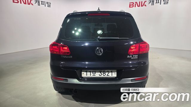 Volkswagen Tiguan 2.0 TDI  Premium 5N 2015 — фото 4