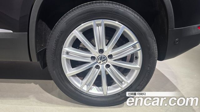 Volkswagen Tiguan 2.0 TDI  Premium 5N 2015 — фото 5