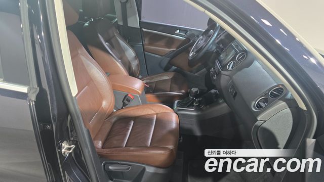 Volkswagen Tiguan 2.0 TDI  Premium 5N 2015 — фото 16