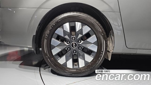 Hyundai Staria L3.5 Lounge 9-Seater Inspiration 2023 — фото 5