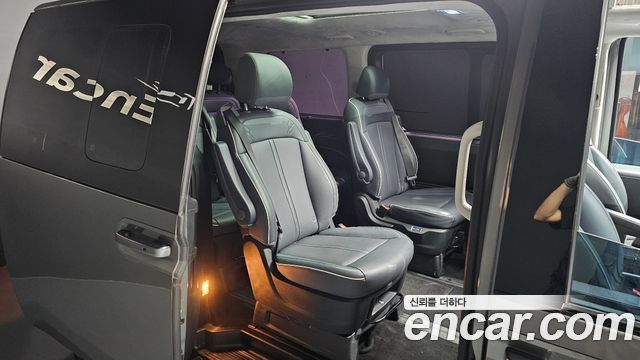 Hyundai Staria L3.5 Lounge 9-Seater Inspiration 2023 — фото 11