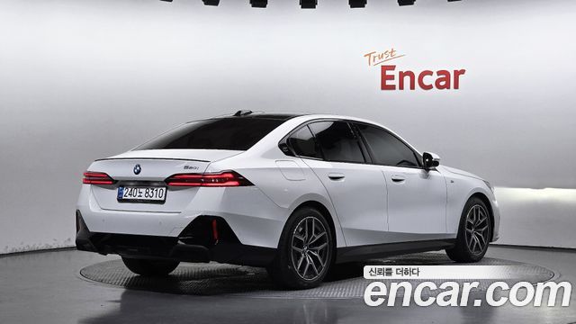 BMW 5 Series (G60) 520i Special Edition 2025 — фото 2