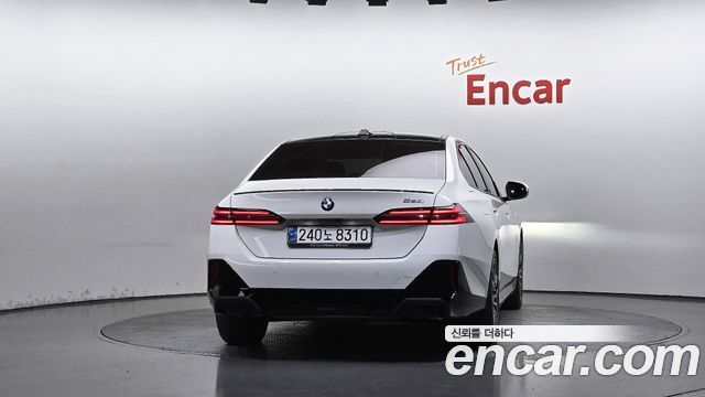 BMW 5 Series (G60) 520i Special Edition 2025 — фото 4