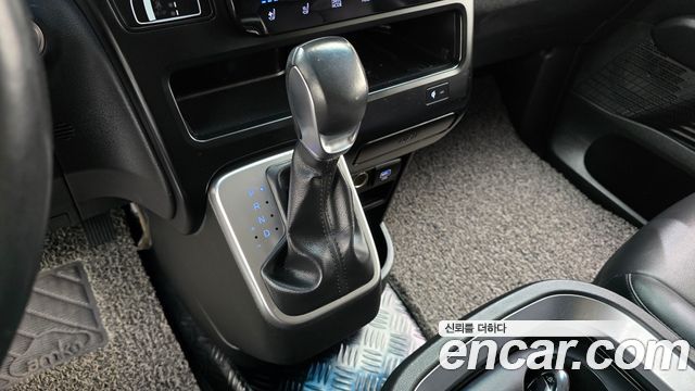 Hyundai Staria HEV 1.6 Cargo 5-Seater Modern 2025 — фото 9