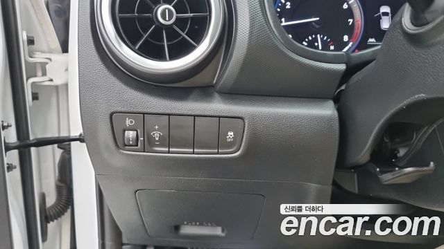 Hyundai Kona Gasoline 1.6 Turbo 2WD Smart 2023 — фото 17