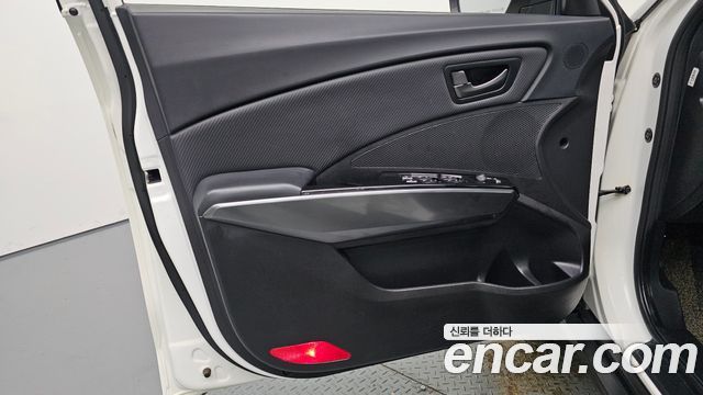 KG Mobility (SsangYong) Very New Tivoli Gasoline 1.5 4WD V3 2022 — фото 24