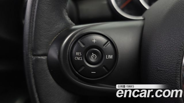 MINI Cooper D Mid 3rd 2016 — фото 16