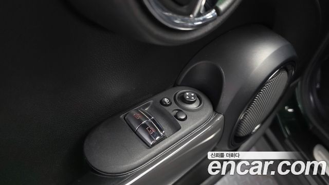 MINI Cooper D Mid 3rd 2016 — фото 17