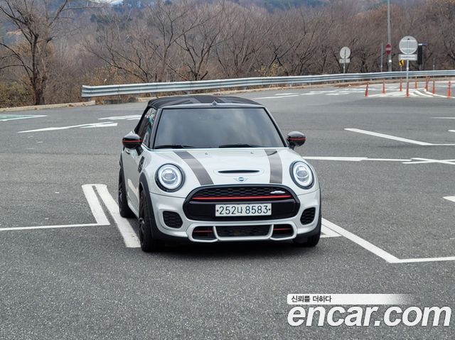 MINI Cooper S Convertible JCW 3rd 2020 — фото 6